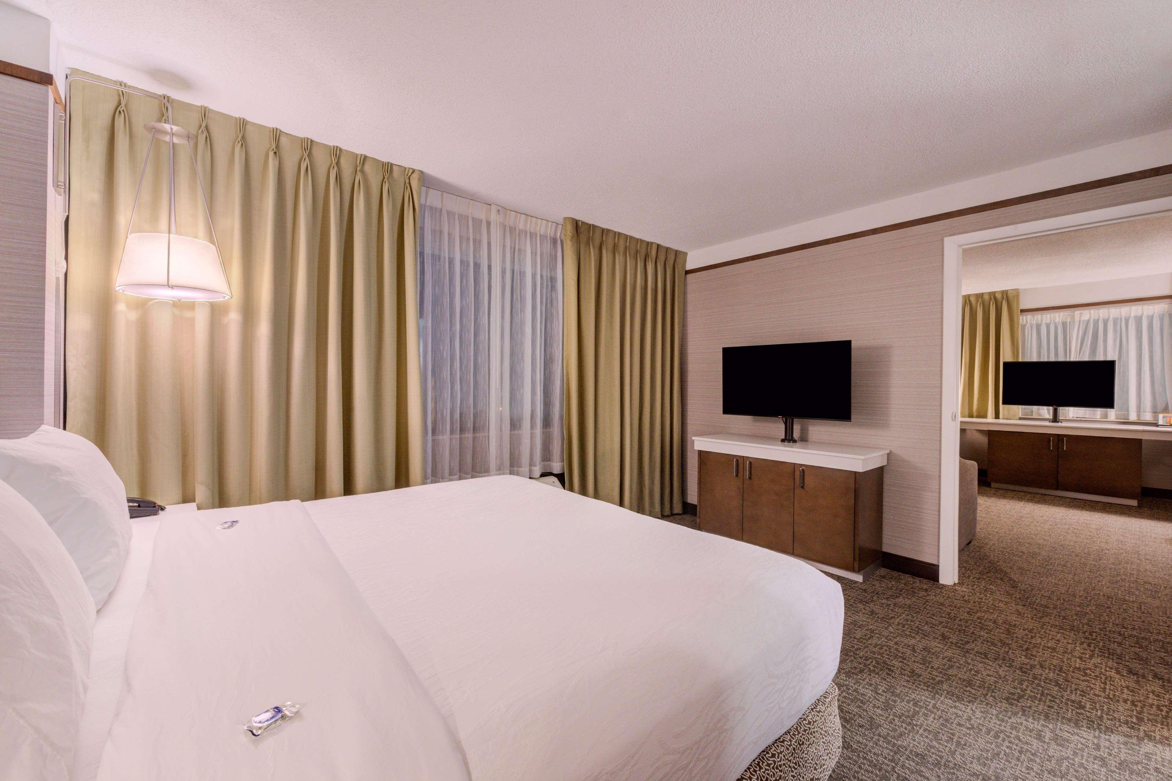 Hilton Garden Inn Detroit Southfield Exteriör bild